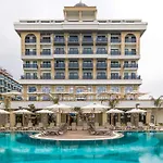 Serenity Queen Hotel