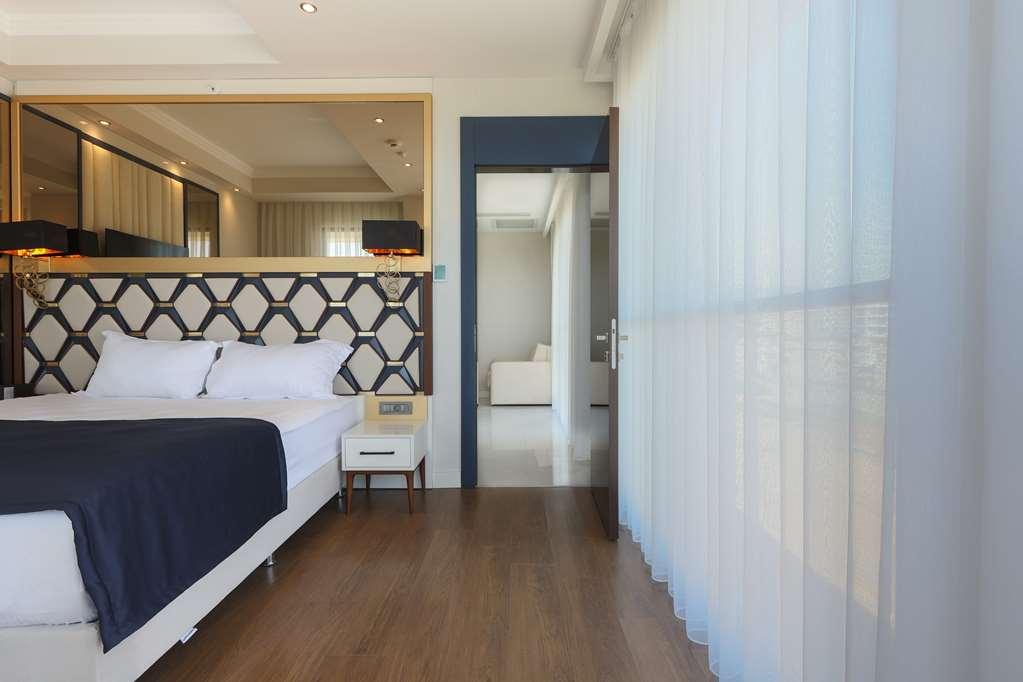 Serenity Queen Hotell *